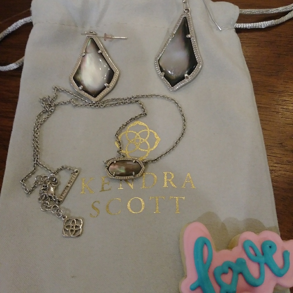 Black Mother of Pearl Alexandra and elisa set